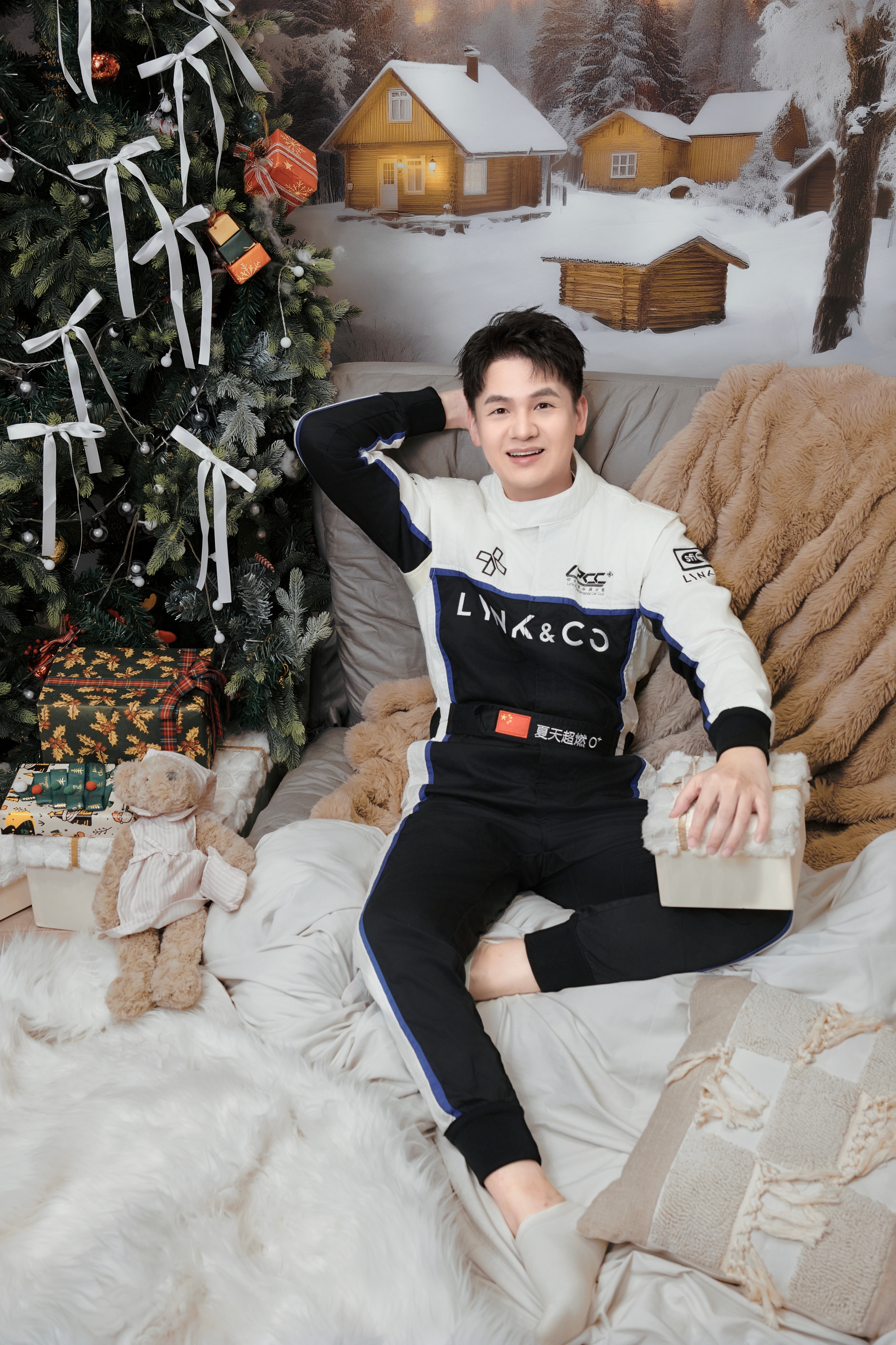 赛车手来了！今年领克不仅帮助我拿到赛照，让我在宁波和成都赛道尽情驰骋，还为我定制