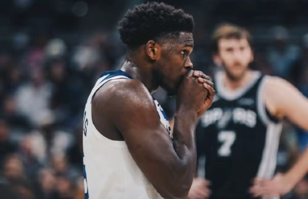 爱德华兹55分生涯新高！马刺126-123险胜森林狼，文班亚马39分9板，福克斯