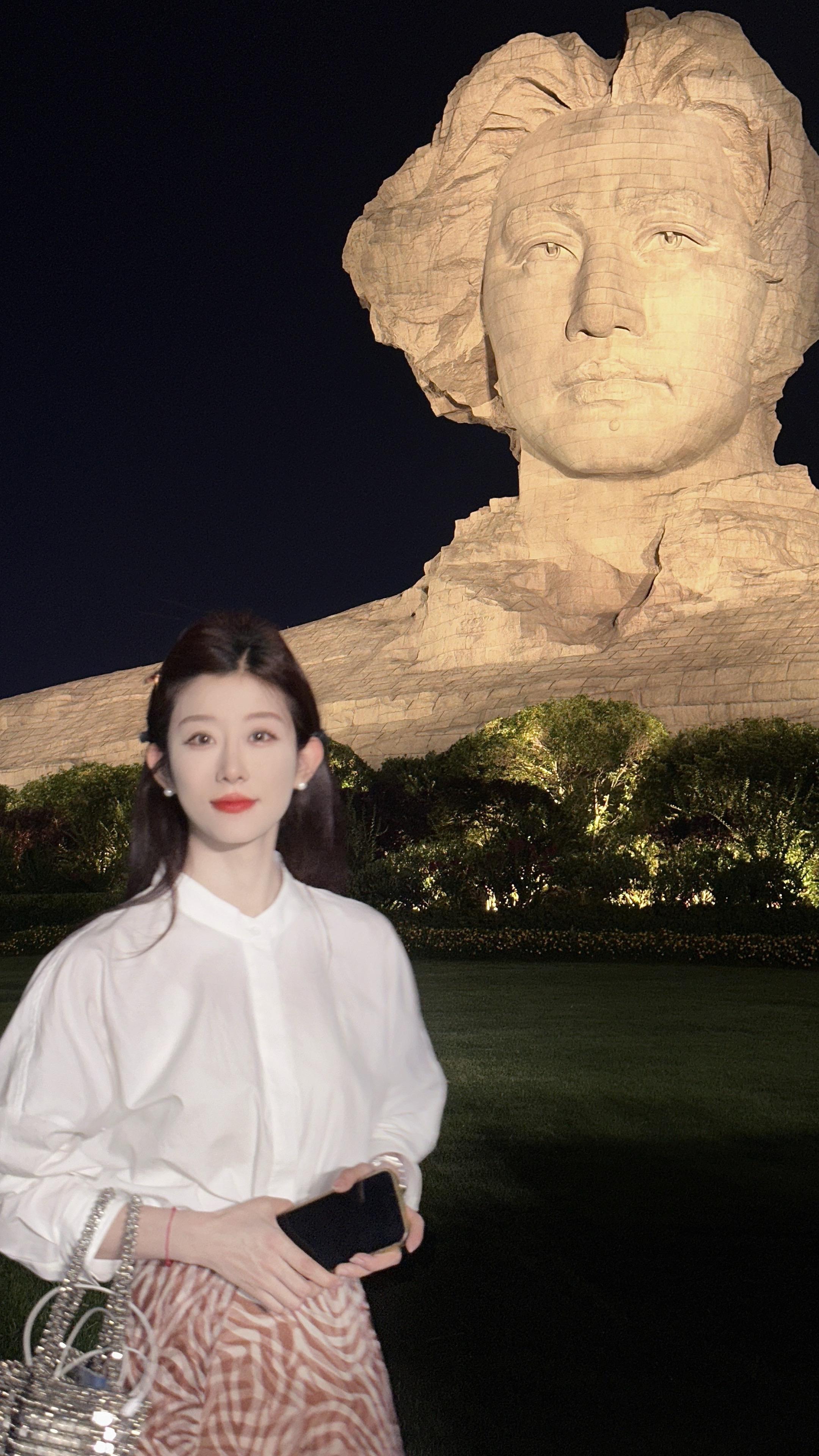 一生所幸 生于华夏。总要去一趟橘子洲头吧 是属于中国人的浪漫