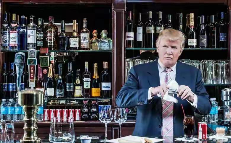 特朗普家这事儿可真是一个接一个。特朗普儿子掌管462亿信托基金，军队商店还公然卖