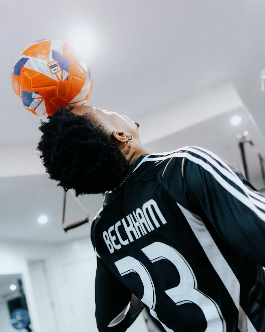 米利唐身穿贝克汉姆球衣康复训练。💪🏾⏳halamadrid