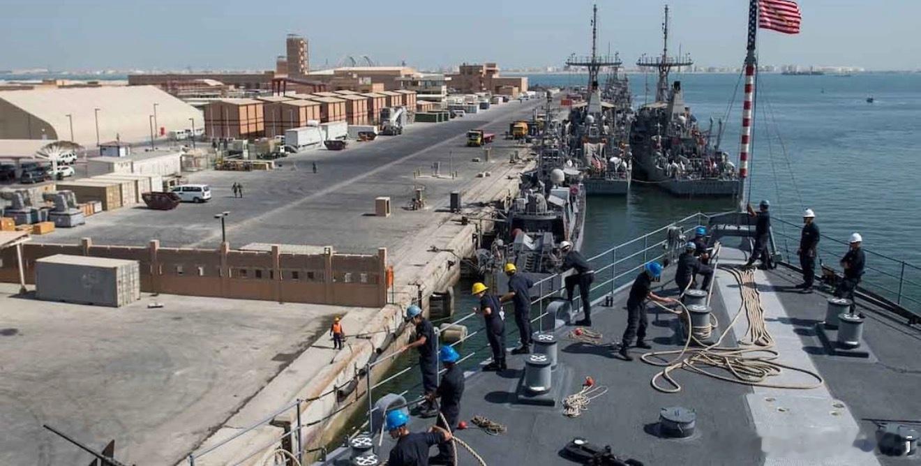 伊朗最高领袖公开声明霍尔木兹海峡继续封锁，伊朗新掌权者首次发声：美军基地若不撤离