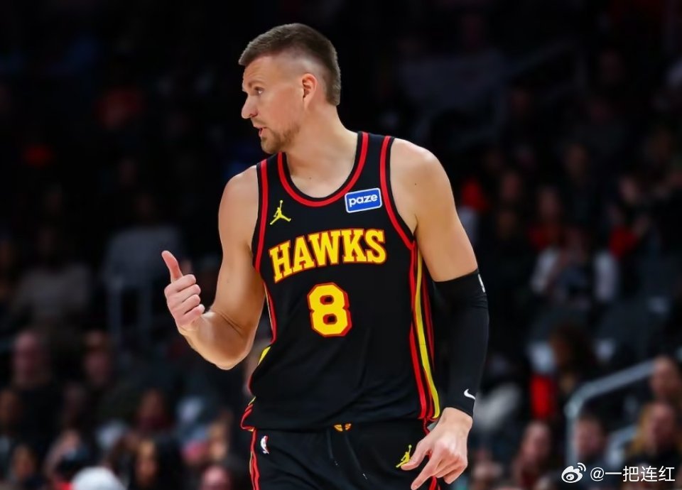 据名记Shams报道，勇士和老鹰达成一笔2换1的交易。勇士送出库明加和希尔德，从