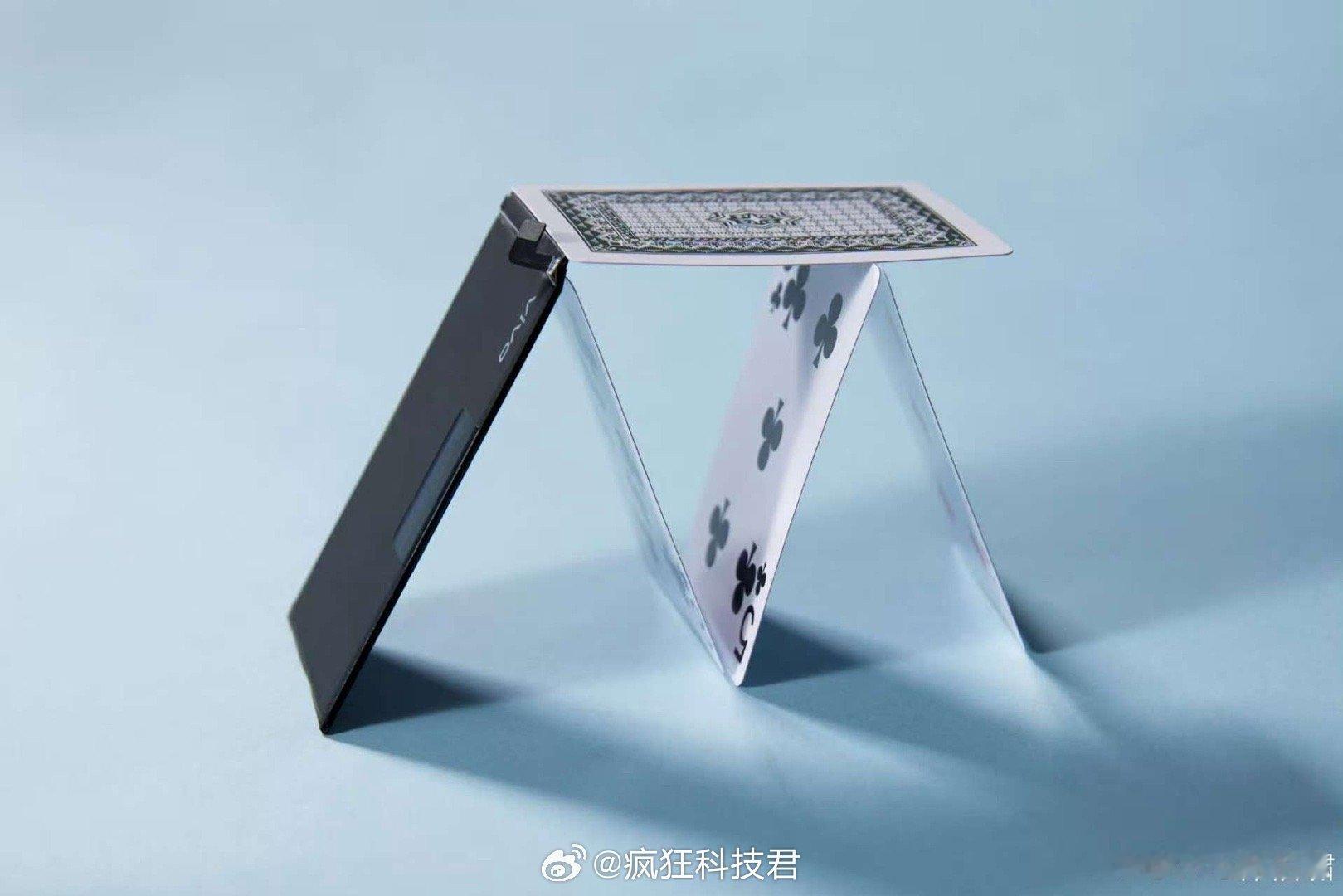 “第四代硅负极” 让能量密度大涨，硅含量是上一代2.5倍，常温下也更能存电；“第