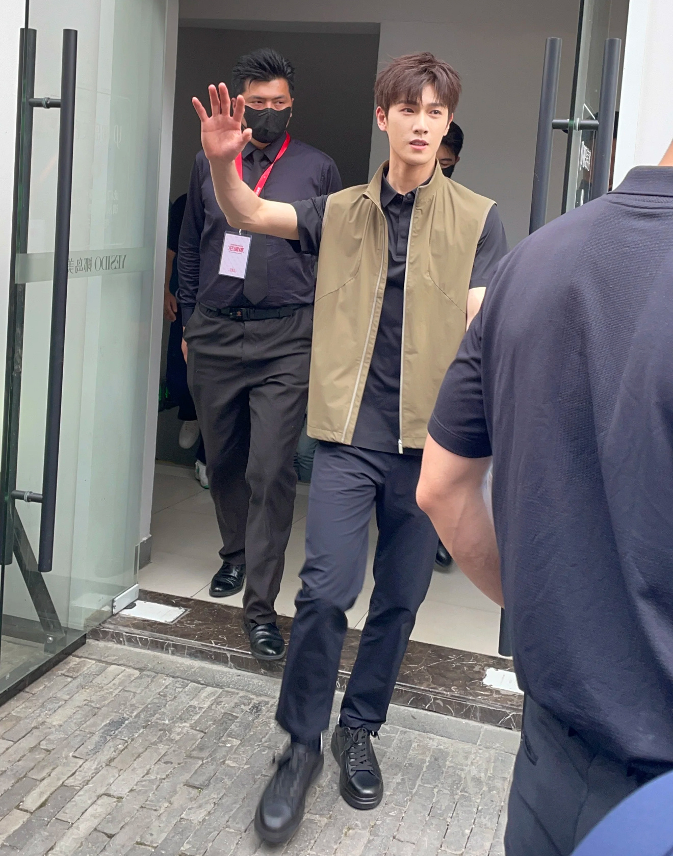 李昀锐武汉好长一条人[哆啦A夢害怕] ​​​