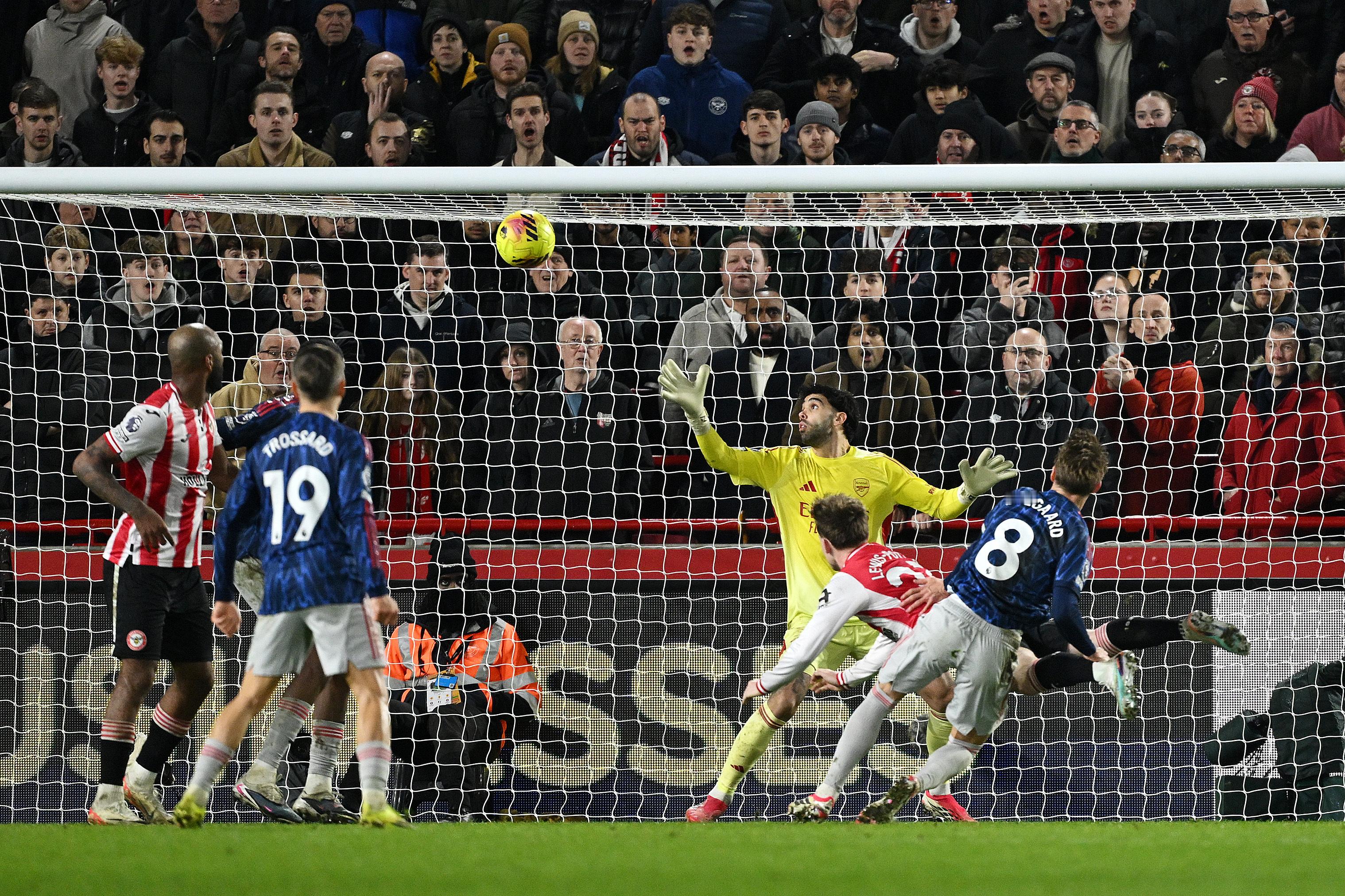 opta：自上赛季开始以来，小蜜蜂在英超联赛中手榴弹战术打入了10粒进球，是其他