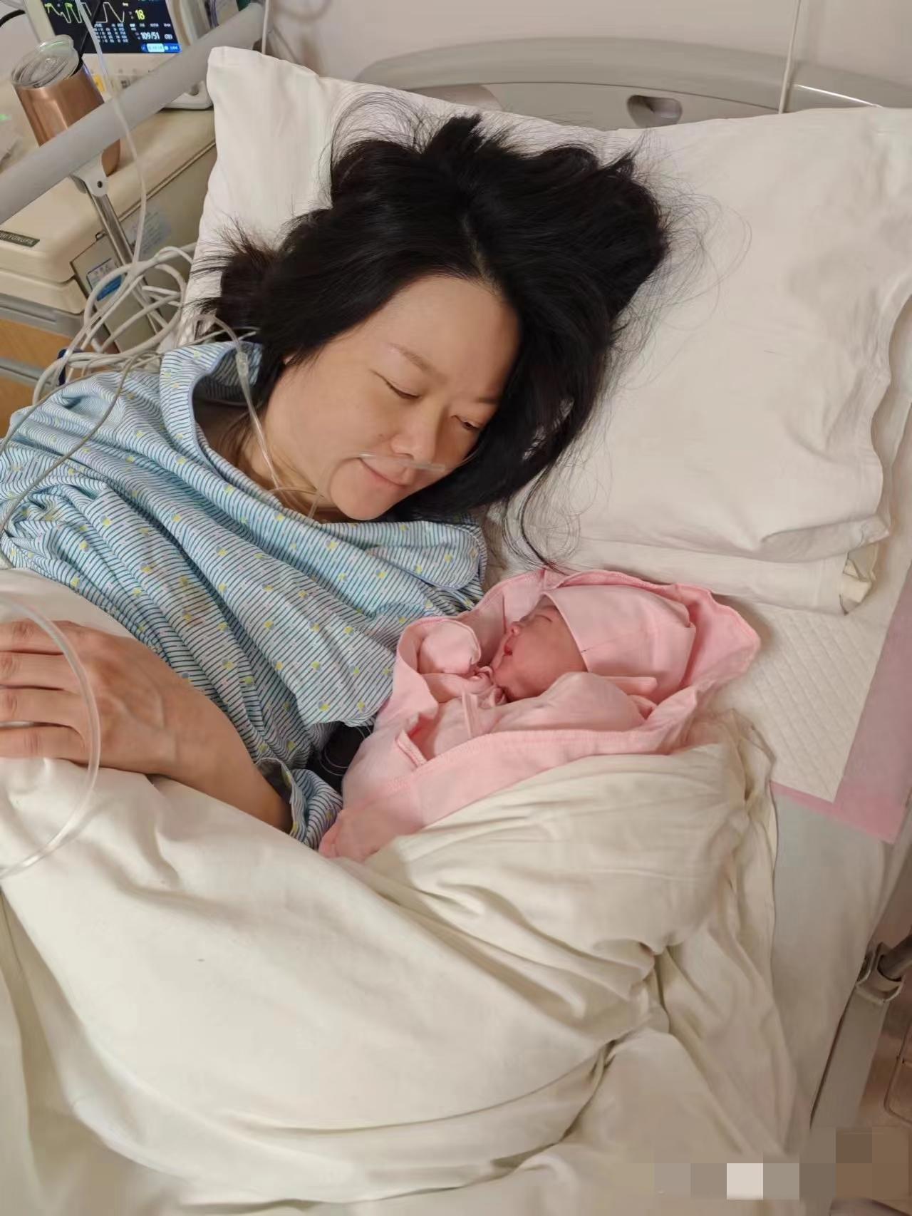 24岁的消防员儿子出任务牺牲，家里的天塌了，老两口熬了好几年才敢抬头。52岁，本