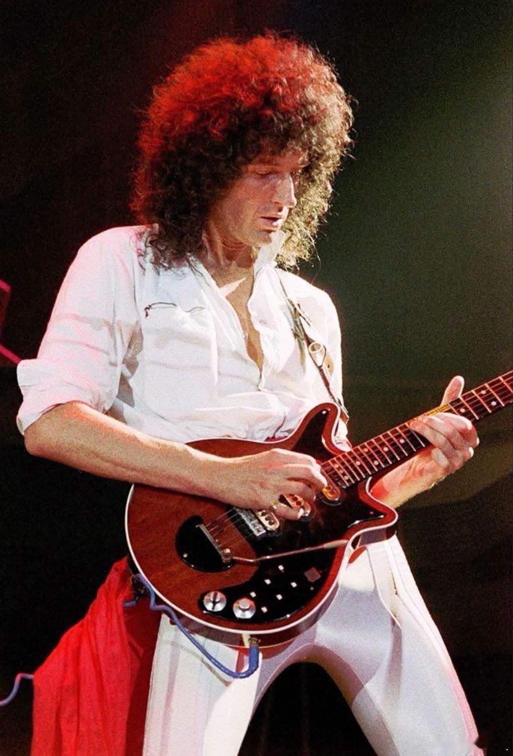 今天是Queen吉他手Brian May的79岁生日🎂(1947.07.19)