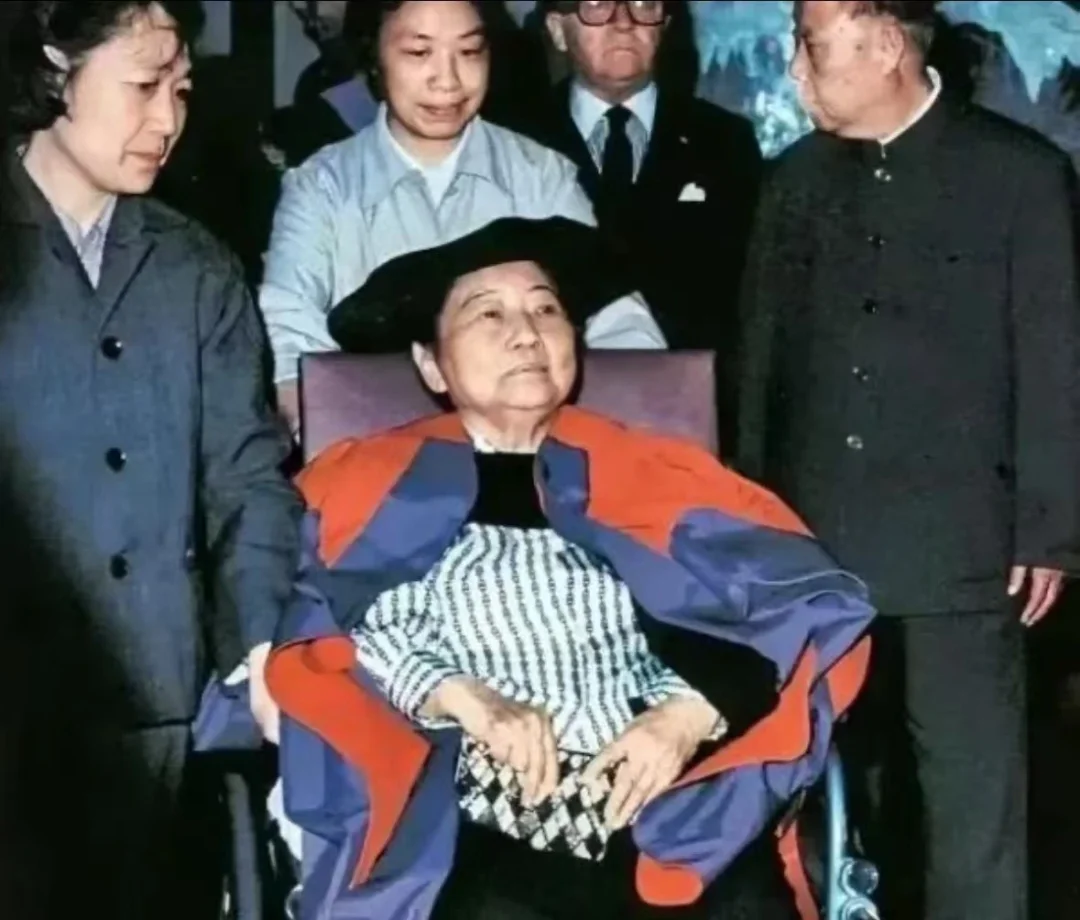 宋庆龄最后一次公开露面，坐轮椅发表英文讲