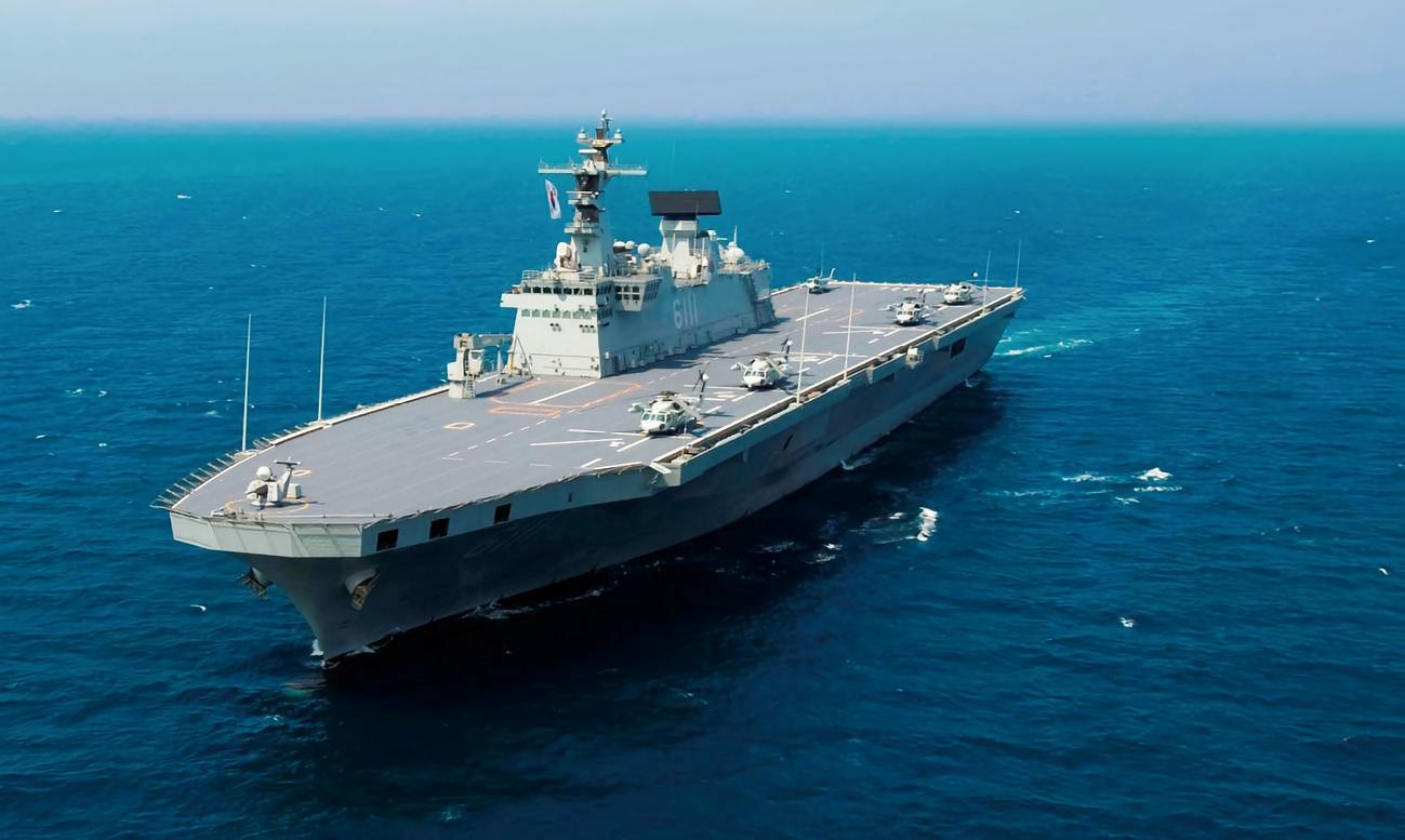 每天认识一件兵器 韩国“独岛”级两栖攻击舰“独岛”（Dokdo）级是韩国海军第一