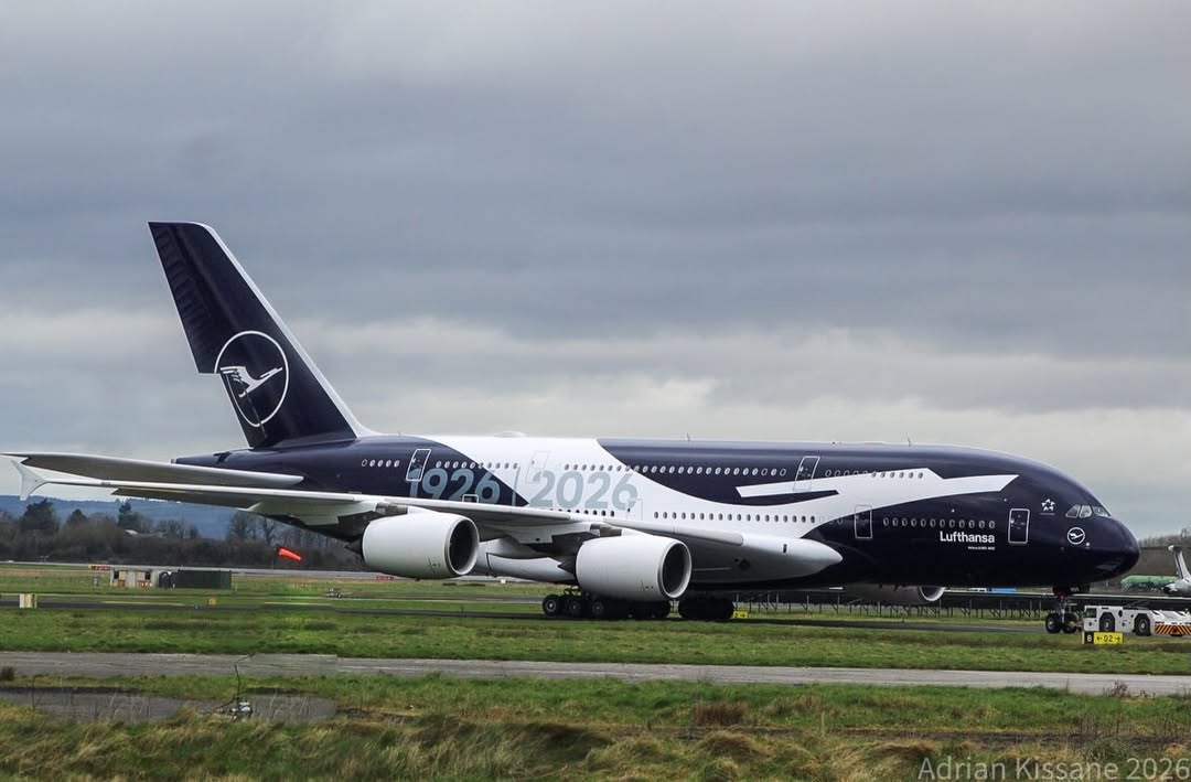 汉莎航空100周年特别纪念涂装Airbus A380 (D-AIMH)飞临香农机
