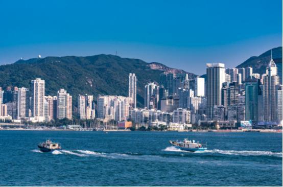 香港岛当年是“永久割让”出去的，这在殖民历史上等于判了死刑——割让的土地，从来只
