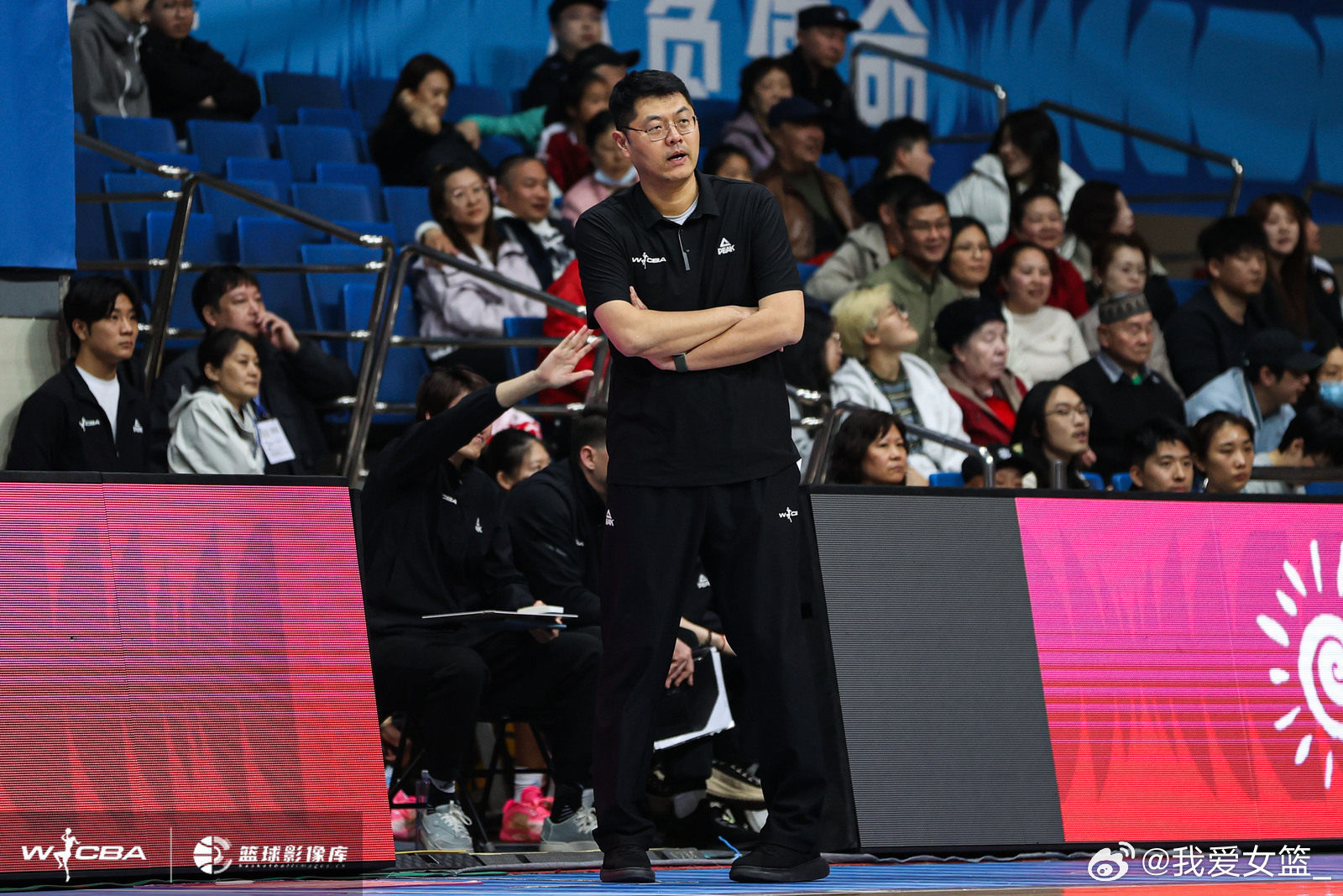 【昔日四冠王北京女篮降组，花费巨资的豪华战舰为何沉没？】4月3日晚，北京女篮在主