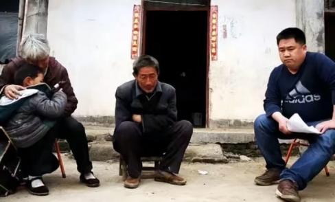 河南男子贷款25万买大货车，让车行老板帮忙担保。可是买完车后，男子却离奇失联，车