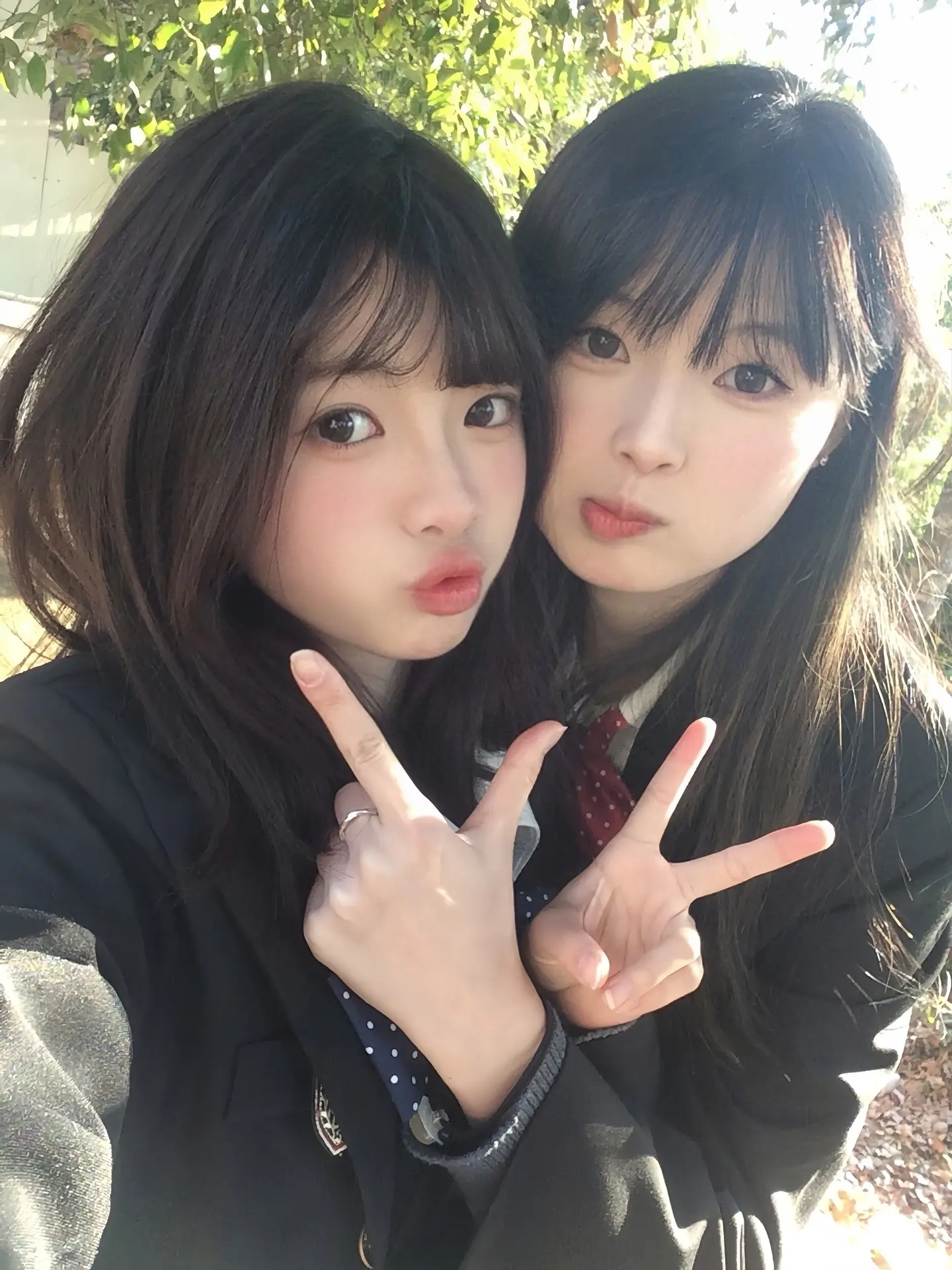 两人的自拍在朋友圈暴晒