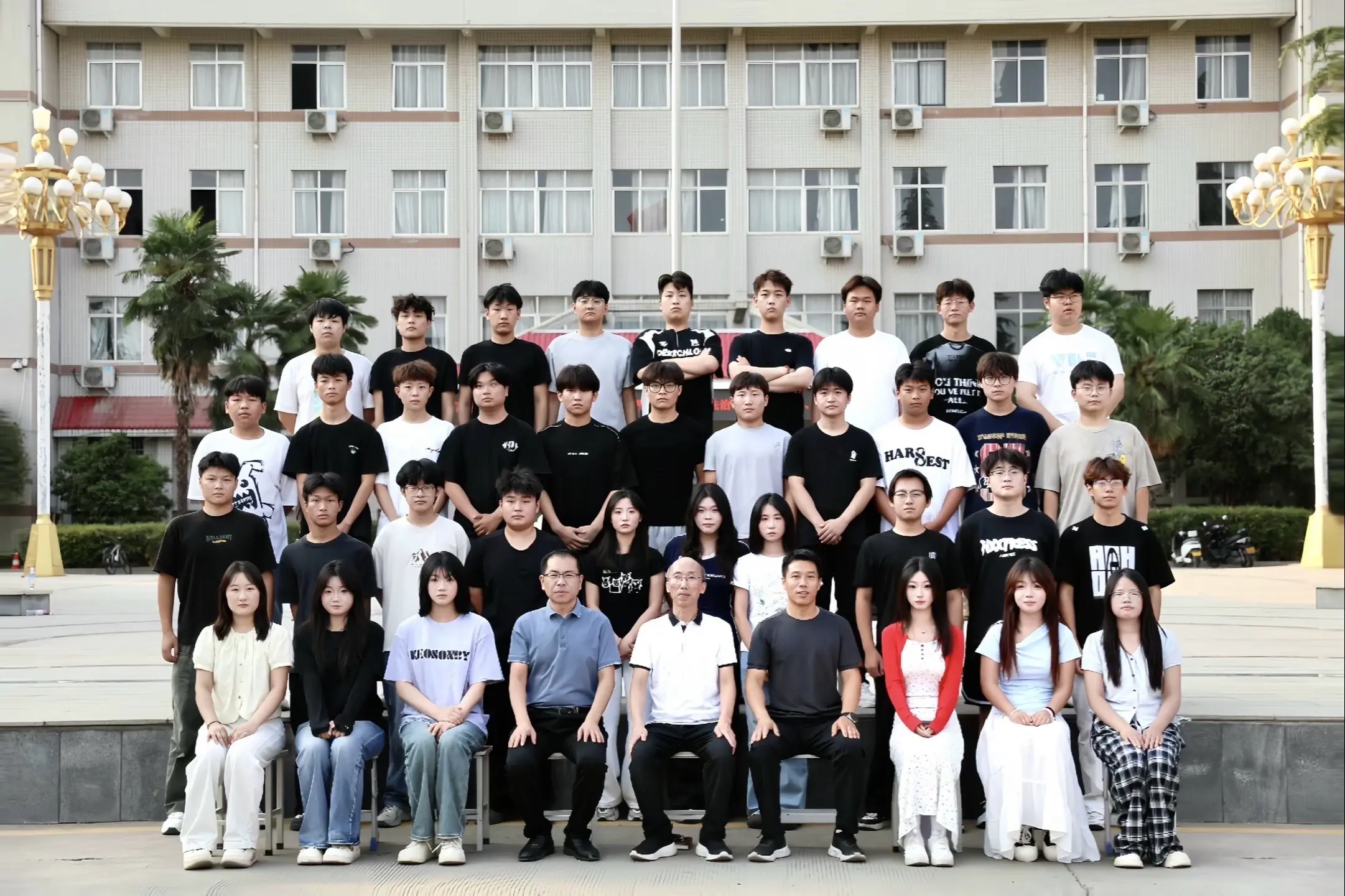 我无法判断一个瞬间的价值 直到它成为回忆