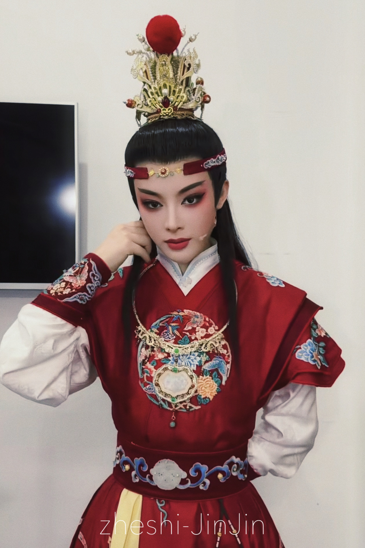 看起来会扇币 👋🏻“让你爽了吗？” ​​​