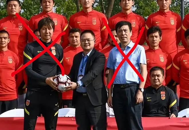 李铁 到底会是什么样的结局？ 中国足球  的腐败分子陆续宣判，但国人和球迷都极为