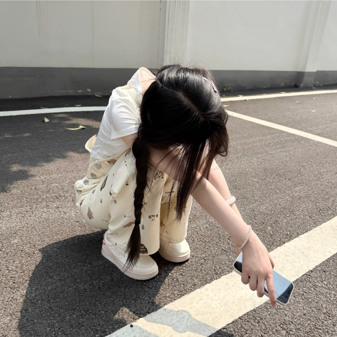没什么好隐瞒的，那是我曾经喜欢过的人，就算最后分开了，我依然希望他没灾没祸，平平