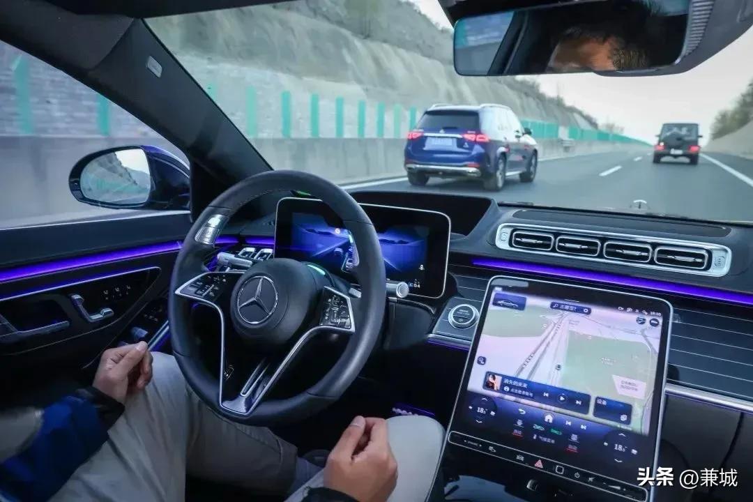 本质上，智能辅助驾驶是个伪需求，却被新势力奉为圭臬，大家有没有想过，所谓的智驾是