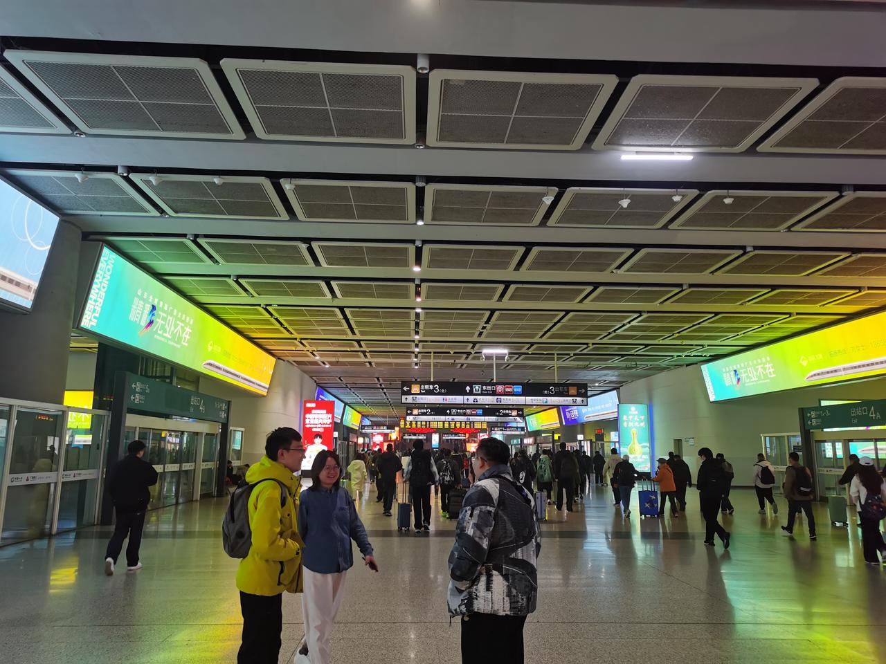 有生之年一定要去一次新疆，那里有草，有它，有马，还有戈壁。