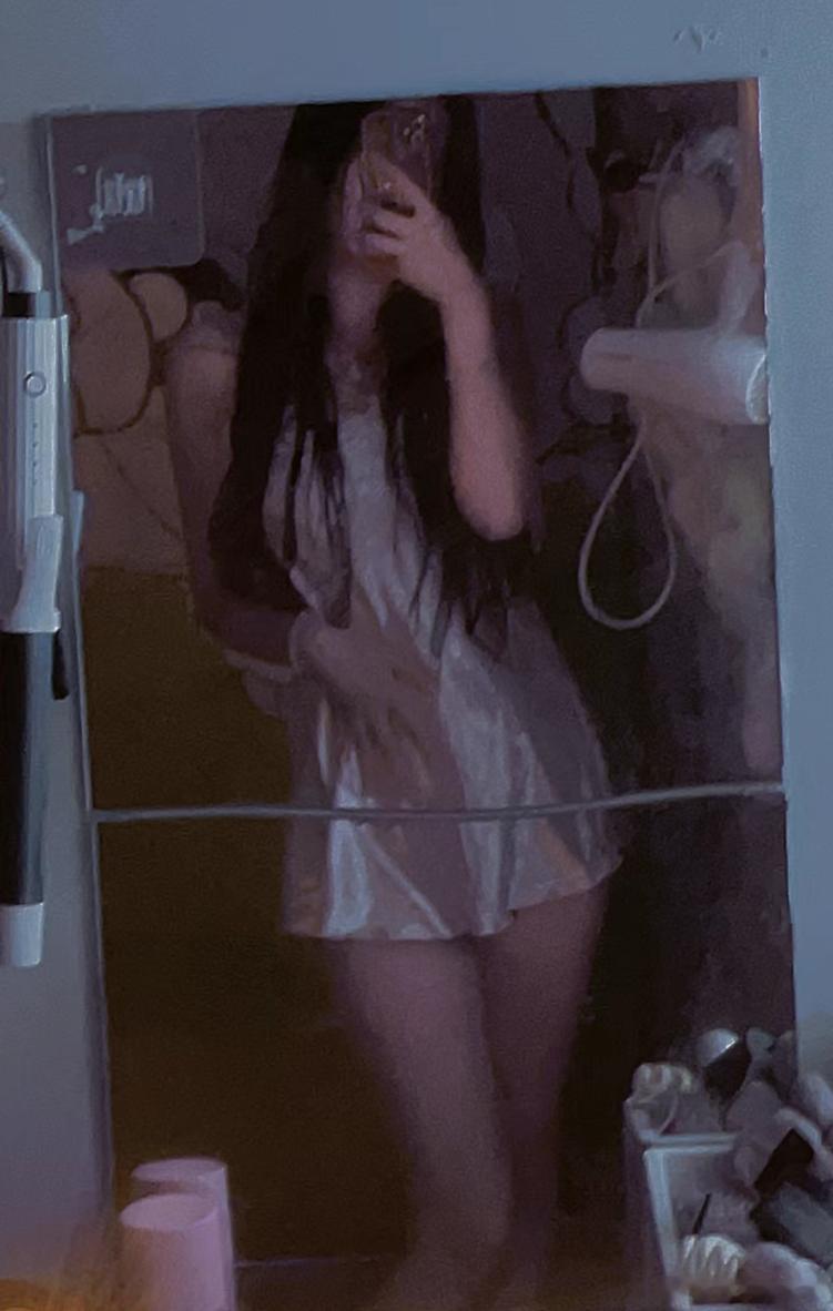 一个人在宿舍的时候会做什么[羞嗒嗒] ​​​