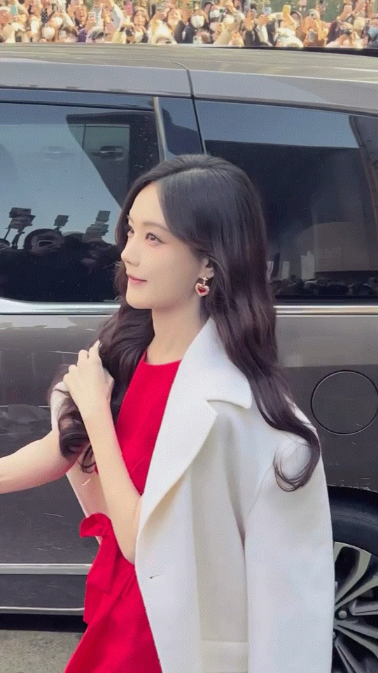 李一桐带货能力 李一桐又一次凭实力带火单品！综艺上分享的香水被粉丝求同款，瞬间各