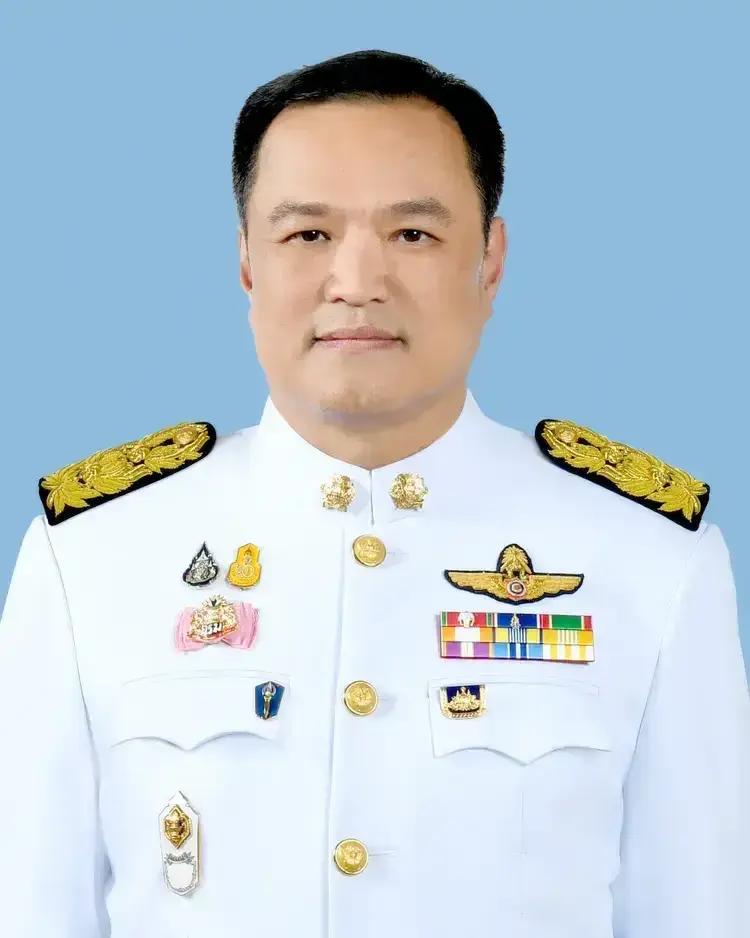 阿努廷再次出任泰国总理，说白了还是阿努廷领导的自豪党得到了军方和王室的大力支持，