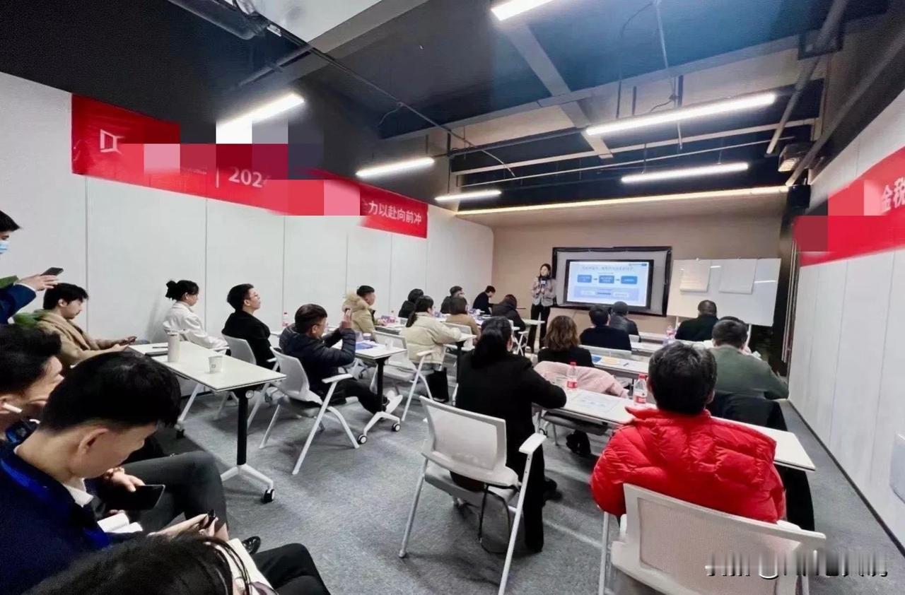 今天跟面了一个技术工程师，方方面面都挺合适，更妙的是年龄刚好35岁（这个岗位用人