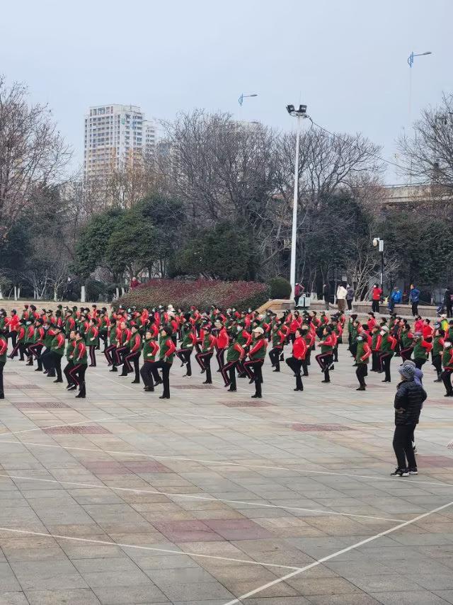 冬季健身活动的好处有哪些
             微头条
冬季健身健身活动好处