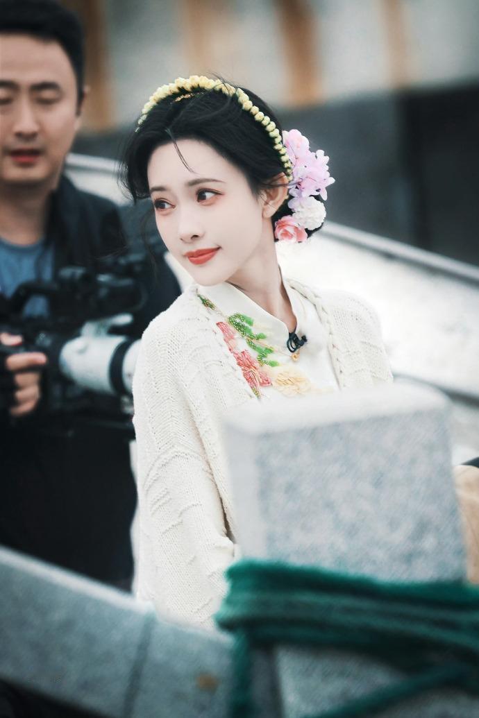 [超话] 🌺孟子义 不再依赖别人算我们有骨气 🌺簪花的孟子义 

孟子义有多