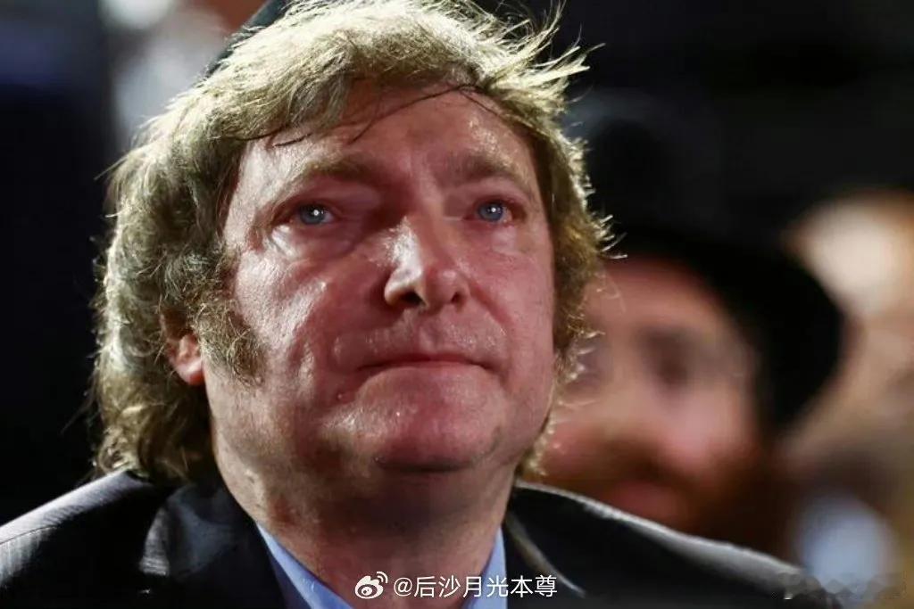 米莱对阿根廷劳动制度的改革要点：
雇员试用期从3个月延长至8个月；
取消员工获得