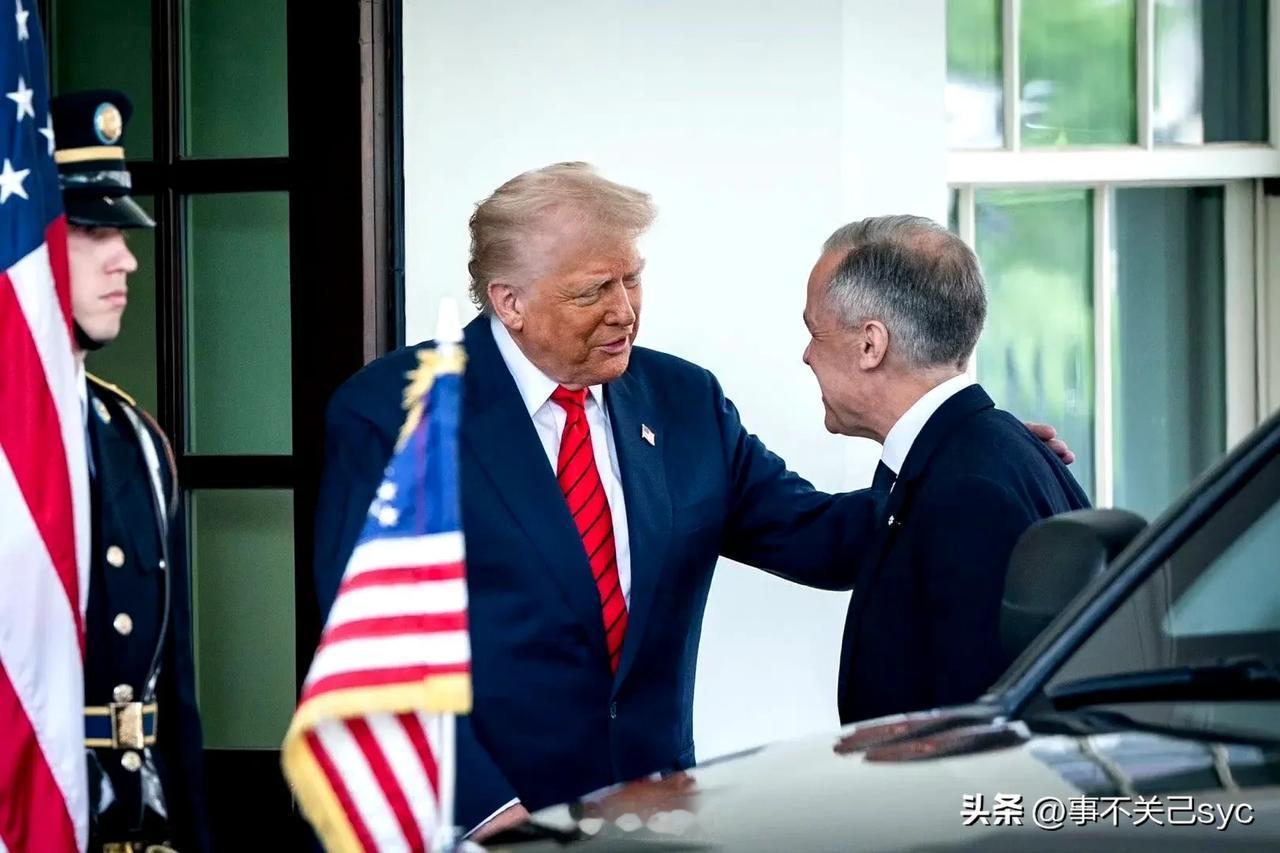 美国总统特朗普总统在白宫会见加拿大总理卡尼，这是自卡尼赢得大选以来的首次会面。