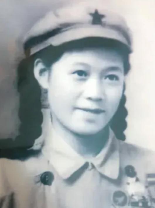 1952年10月，16岁的女护士王清珍，用时三天三夜整理好了黄继光的遗体。没想到