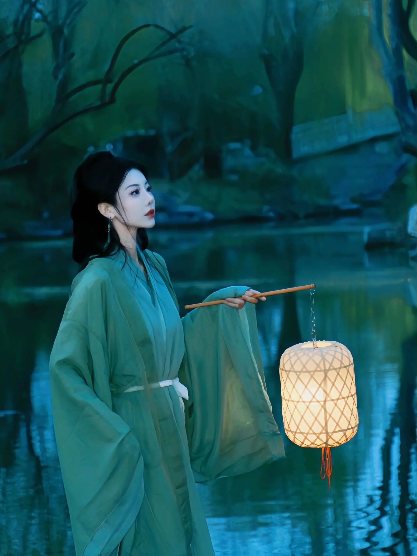 “一枕清风明月，半山孤觉烟霞”
