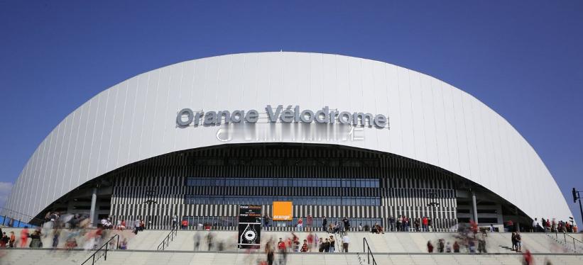 洛德罗姆球场的使用权继续授予马赛俱乐部，期限为15年，新合同直至2041年到期。