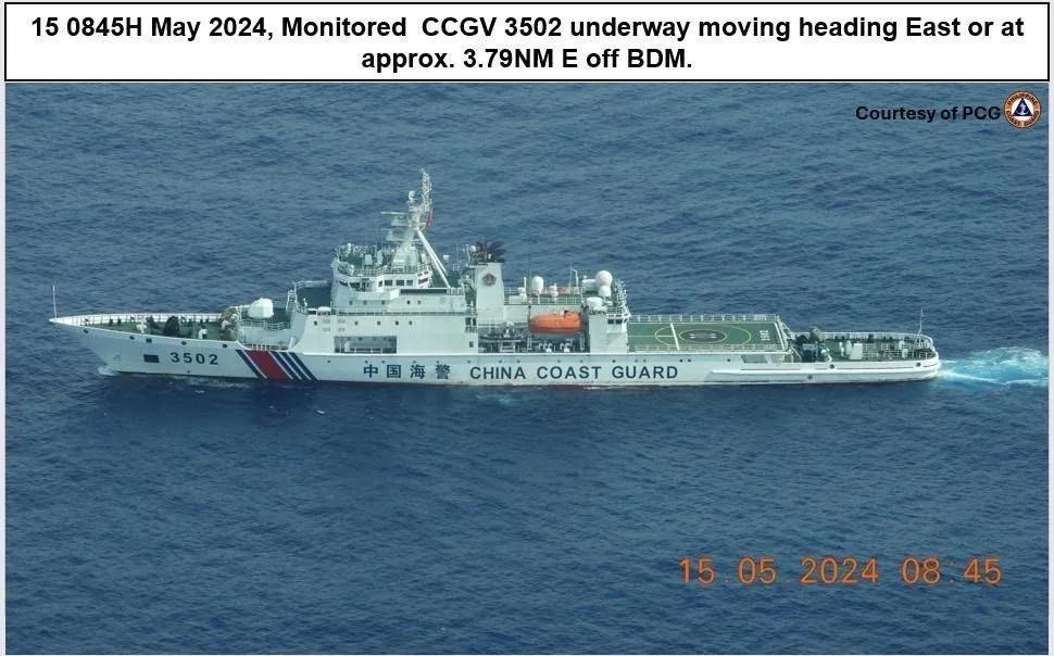 水猴子们叫嚣了一整夜，没有一艘菲船出现在黄岩岛。

按照航速，水猴子们的破船一开