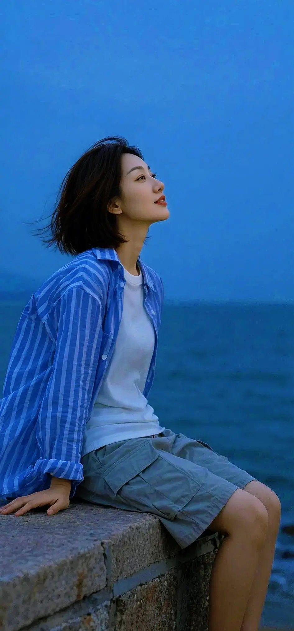 AI海边蓝调氛围写真 ai创作 伙伴计划广告分成玩法达人