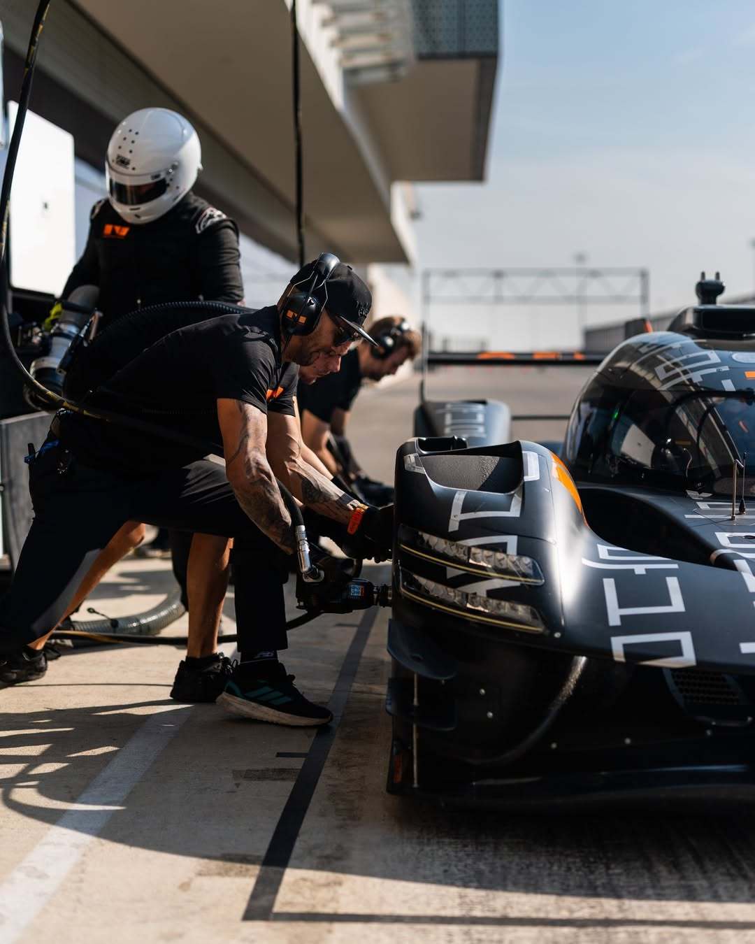 虽然捷尼赛思还没正式揭晓GMR-001的参赛涂装，不过如果就用目前颇具设计感的测