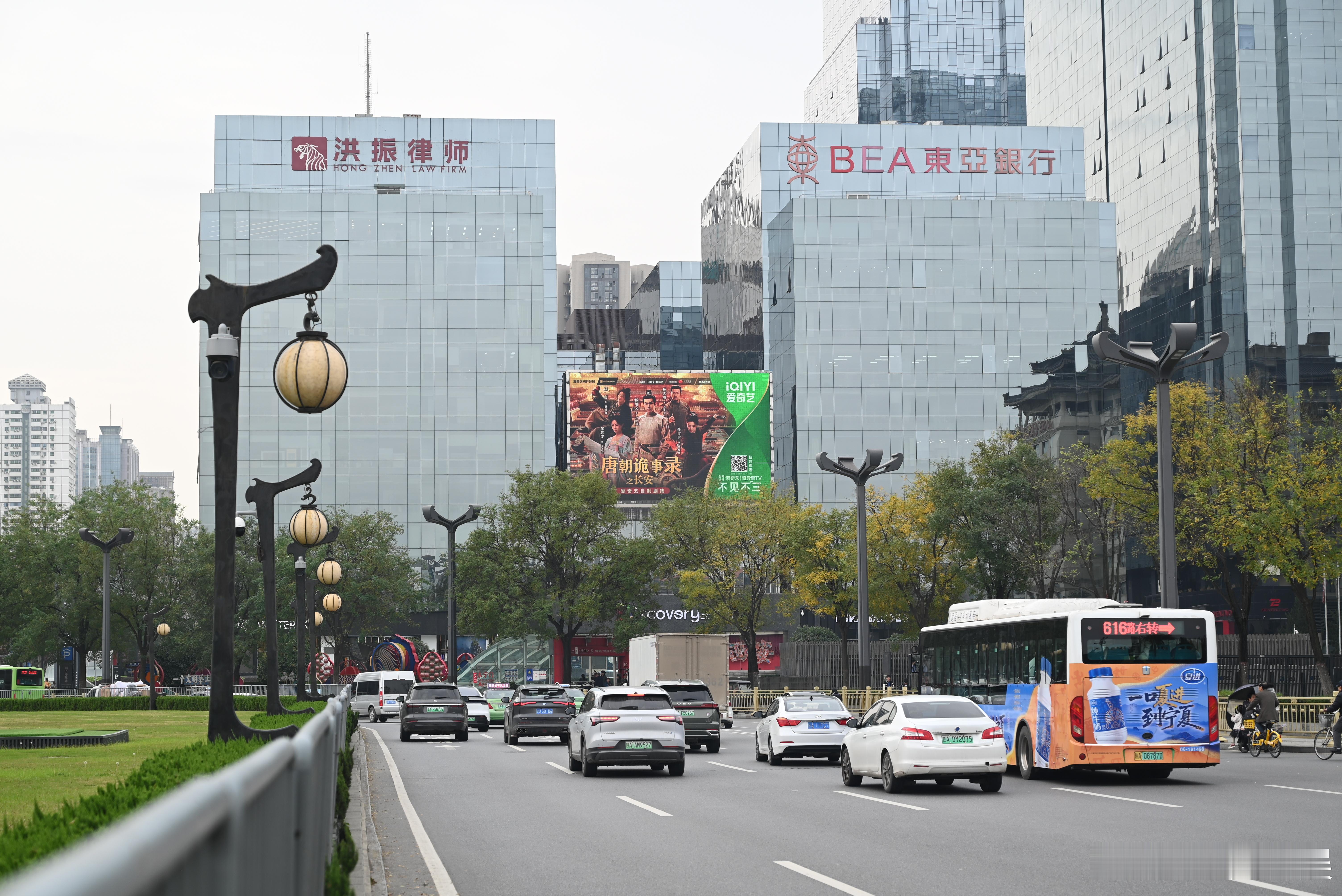 唐诡氛围渗透全城！地铁商场随处可见剧里元素，走在西安像穿越进剧情 