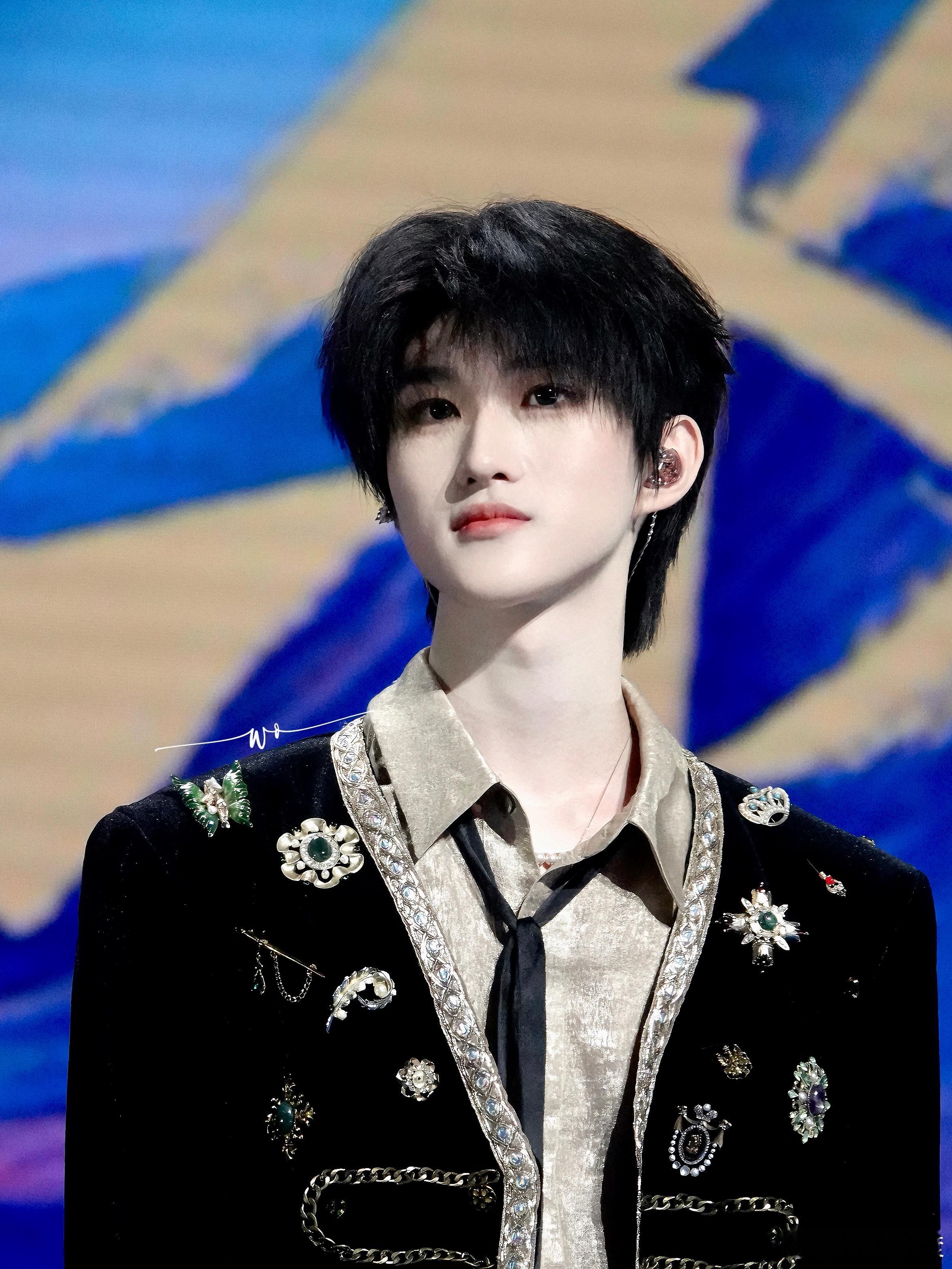 朔时迟那时快🩷新势力之夜 自己的孩子感觉就是很漂亮 没什么意思 就是想发出来让