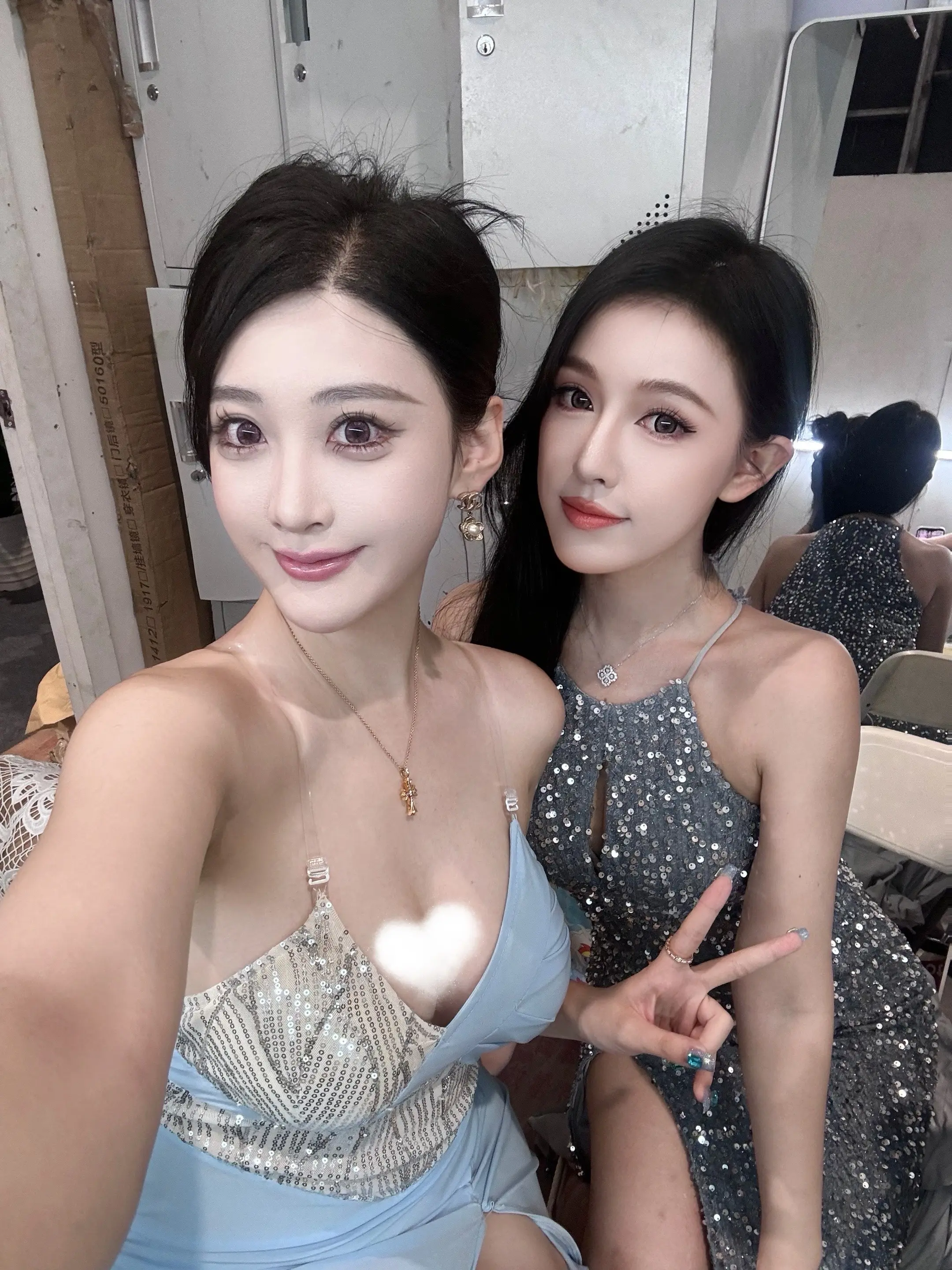“她大我三岁有着大姐姐的干脆”