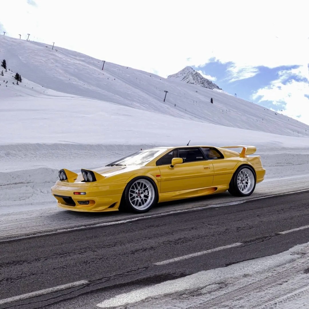 Lotus Esprit V8，孩子浓眉大眼的车东车西