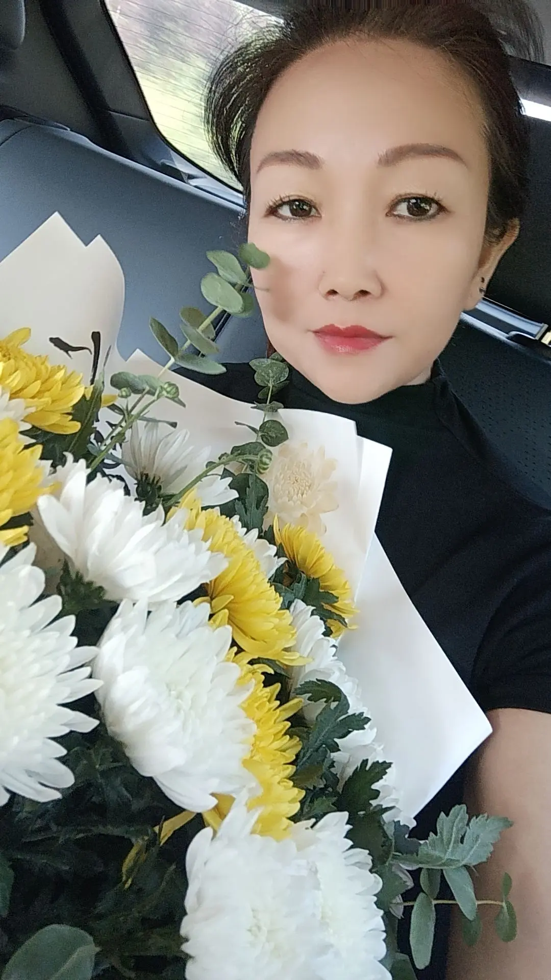 回家了，我带上我生的我养的人，回去看生我养我的人。我的心酸，我的思念...
