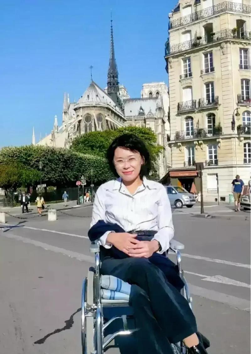 张海迪是个谜！她1955年出生，虽然患有多种疾病，但如今不仅面色红润，还活得十分