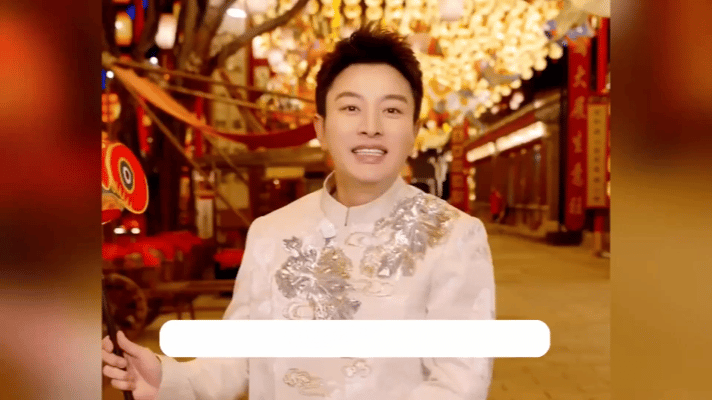 2026年马年除夕，贾乃亮晒出的全家福像一捧温热的糖炒栗子，把年味儿裹得满满当当