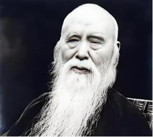 1949年，于右任专程从台湾赶回重庆接妻女，到了门口才知道，妻女几天前刚去了成都