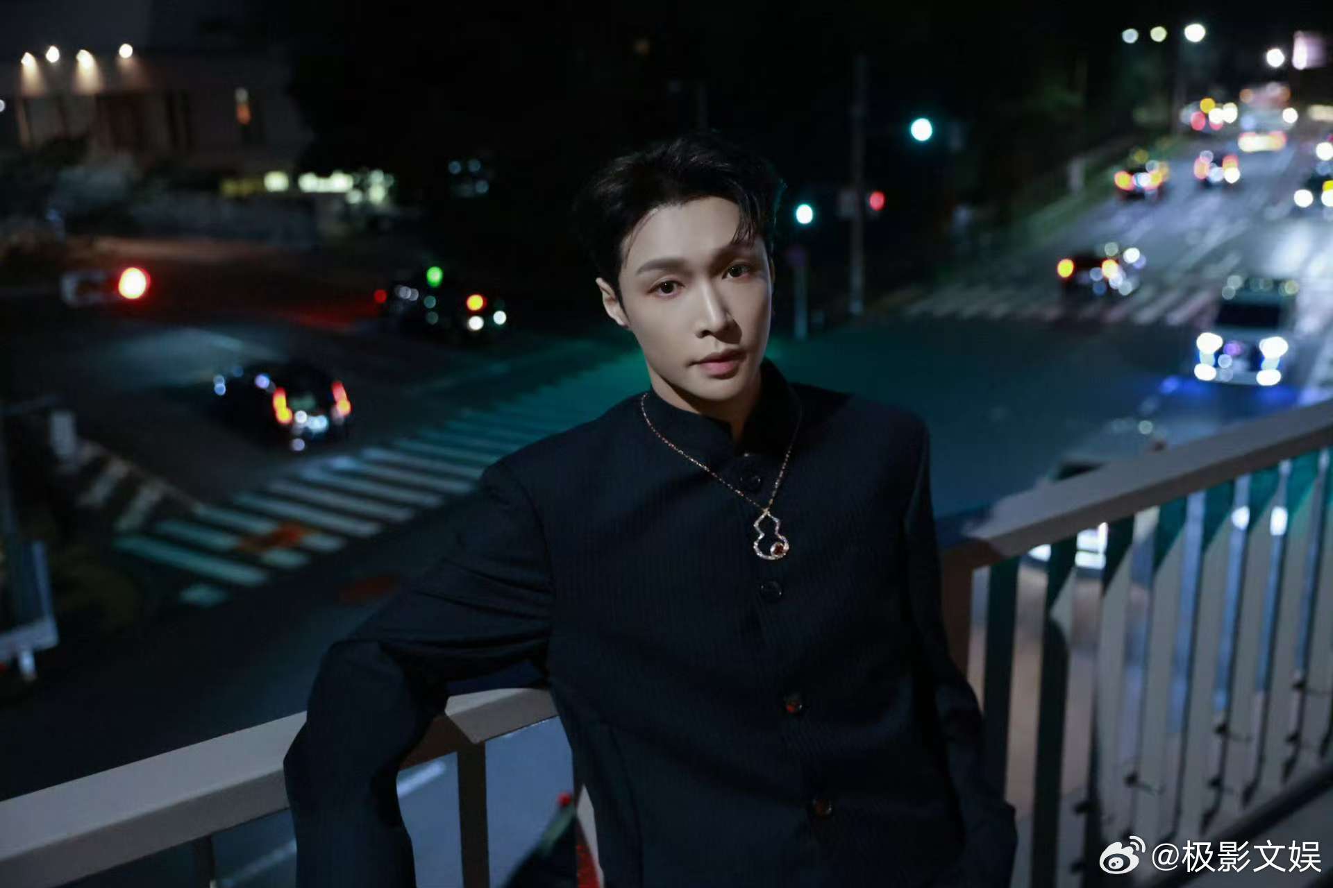 张艺兴夜幕大片张艺兴赴光影盛宴张艺兴夜幕大片，好权威[赢牛奶][赢牛奶][赢牛奶