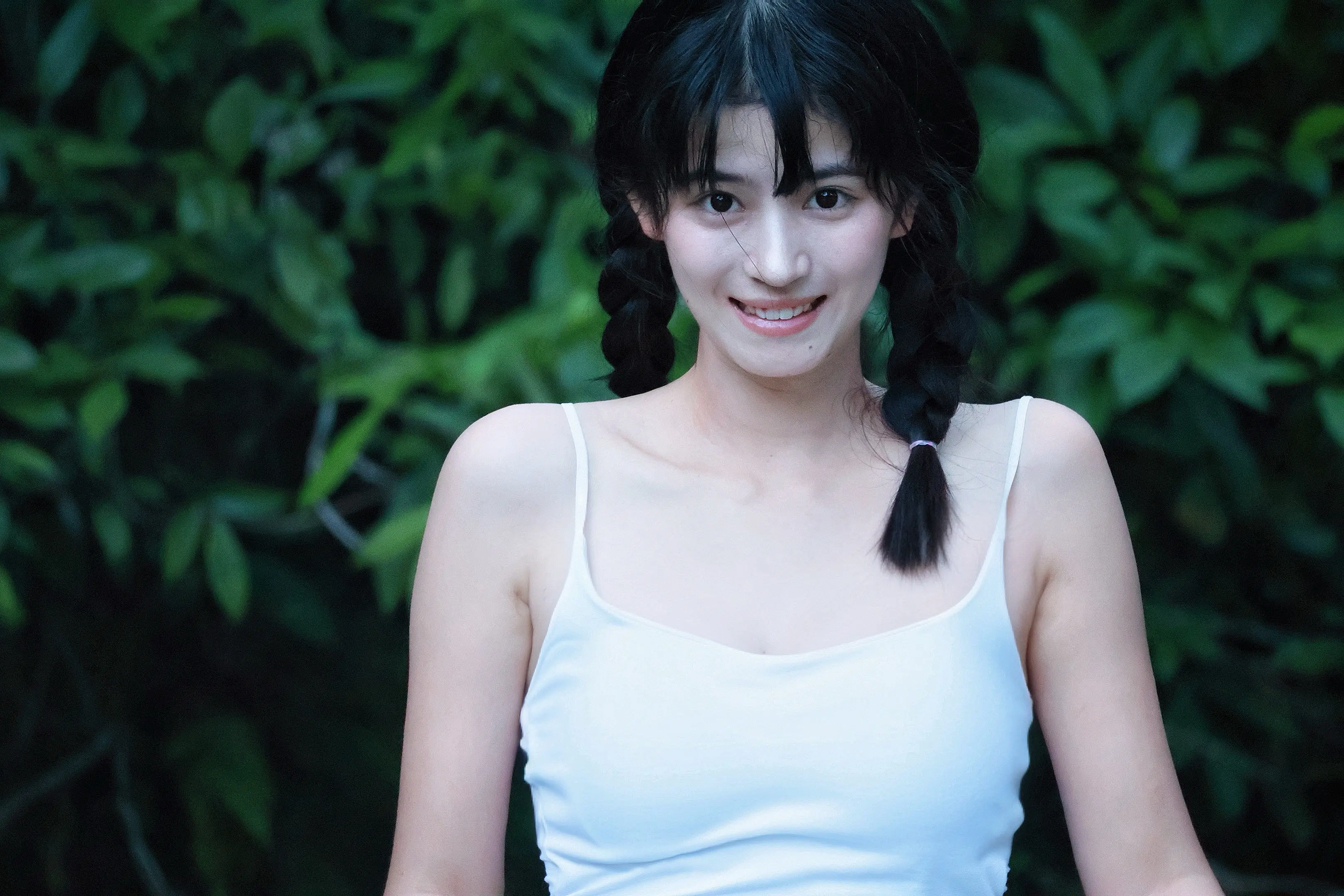 如果可以 我想当我睁开眼睛 阳光连同幸福一起穿过我的瞳孔