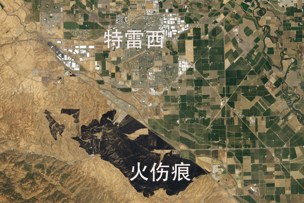 #从太空看地球# 2024年6月初，科拉尔大火在加州特雷西附近的草原上迅速蔓延。